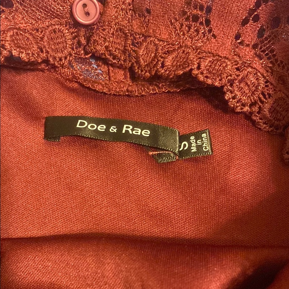Burgundy Pleated Lace Blouse - Picture 6 of 6